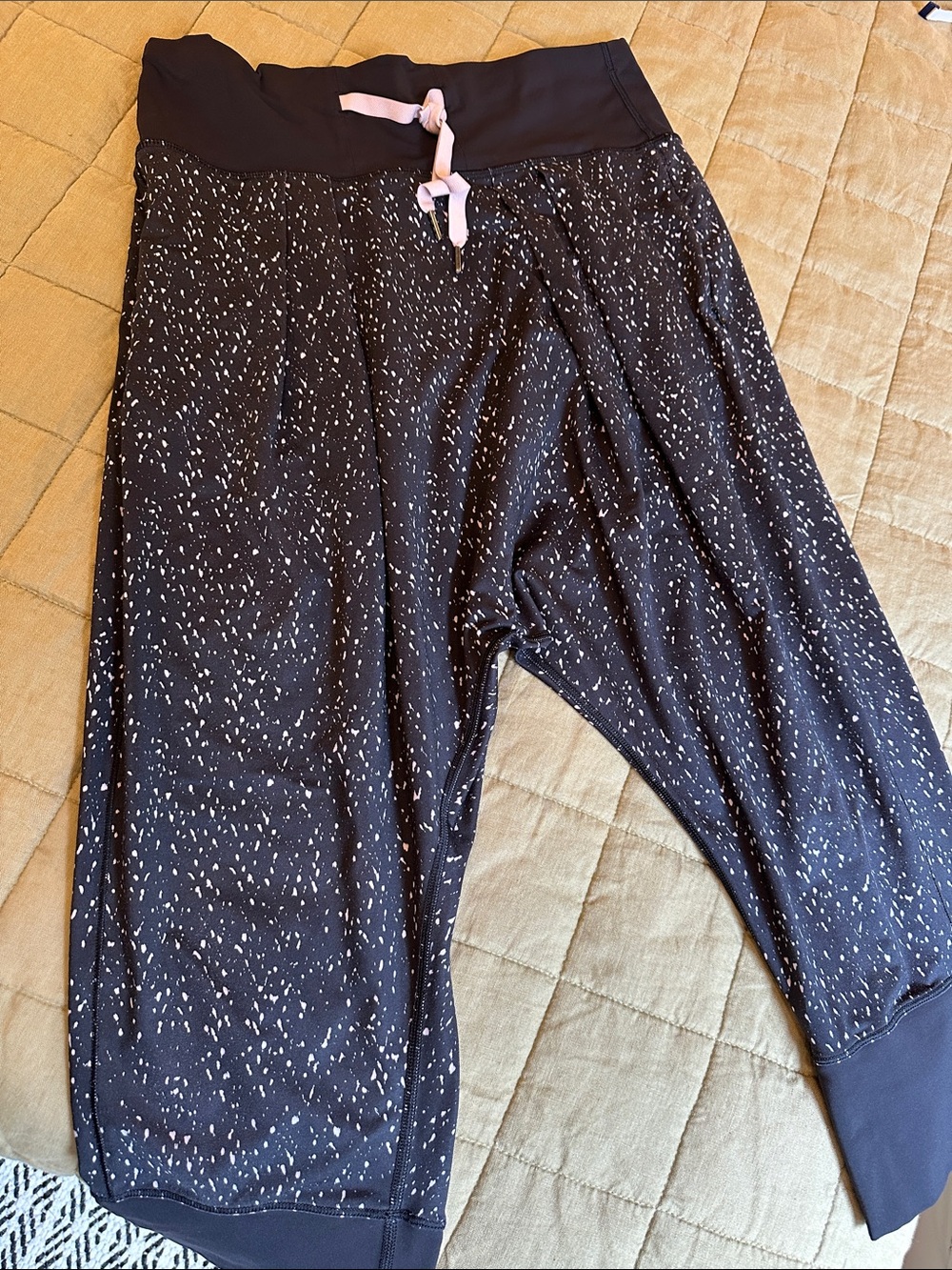 LULULEMON DROP IT CROP PANTS, SIZE 10